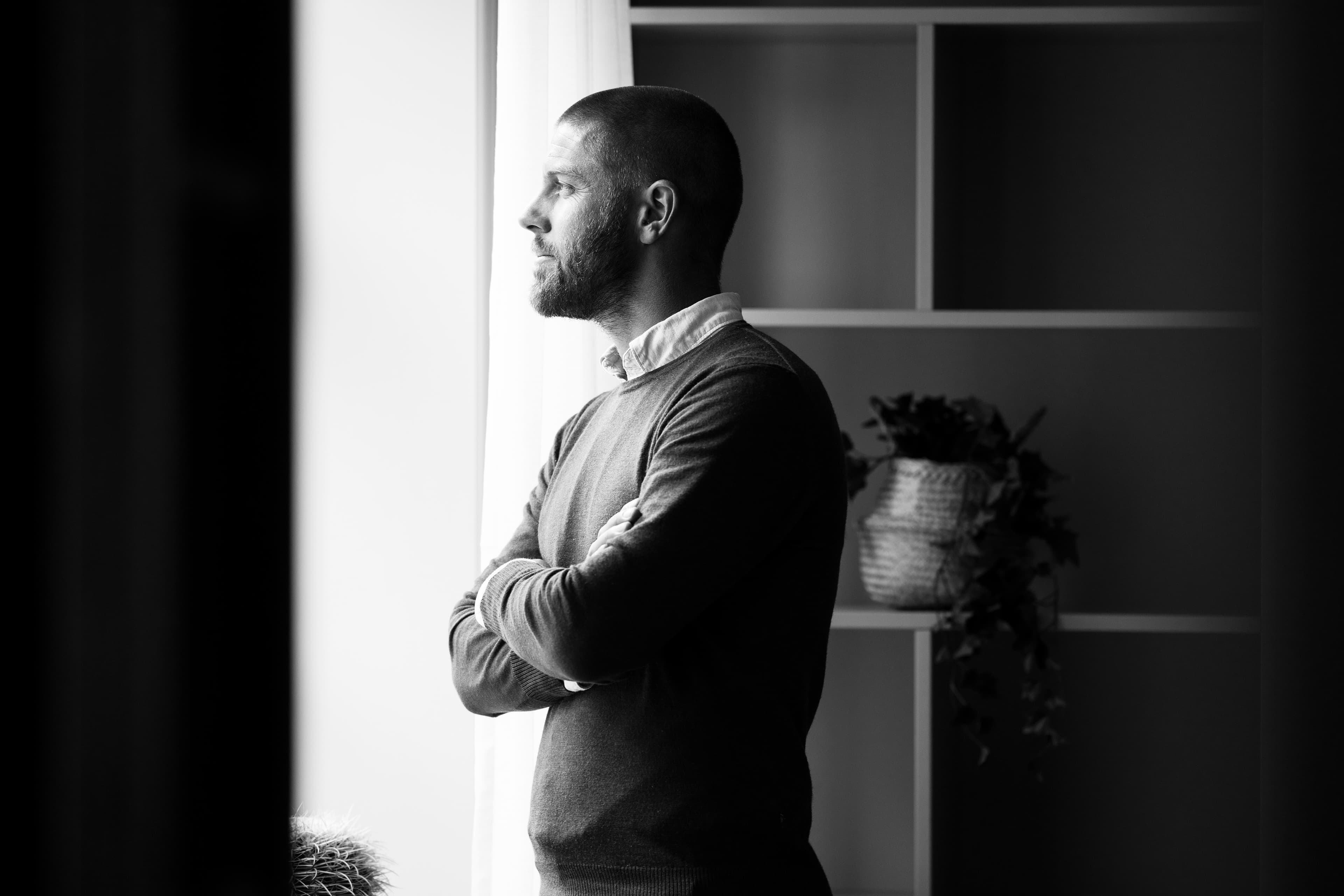 Man på arbetsplats artikel om visselblåsarlagen.jpg